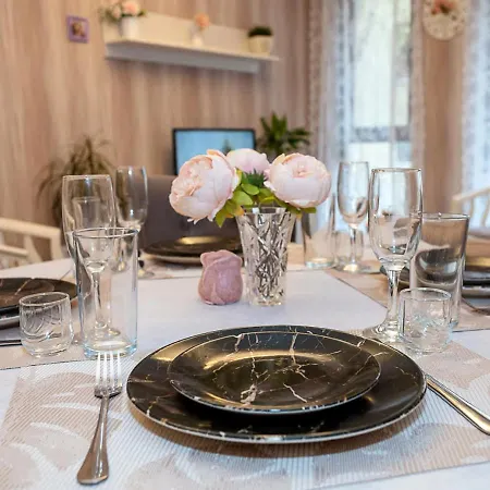 Апартаменти Cozy One-bedroom - Location In By Flat Manаger *